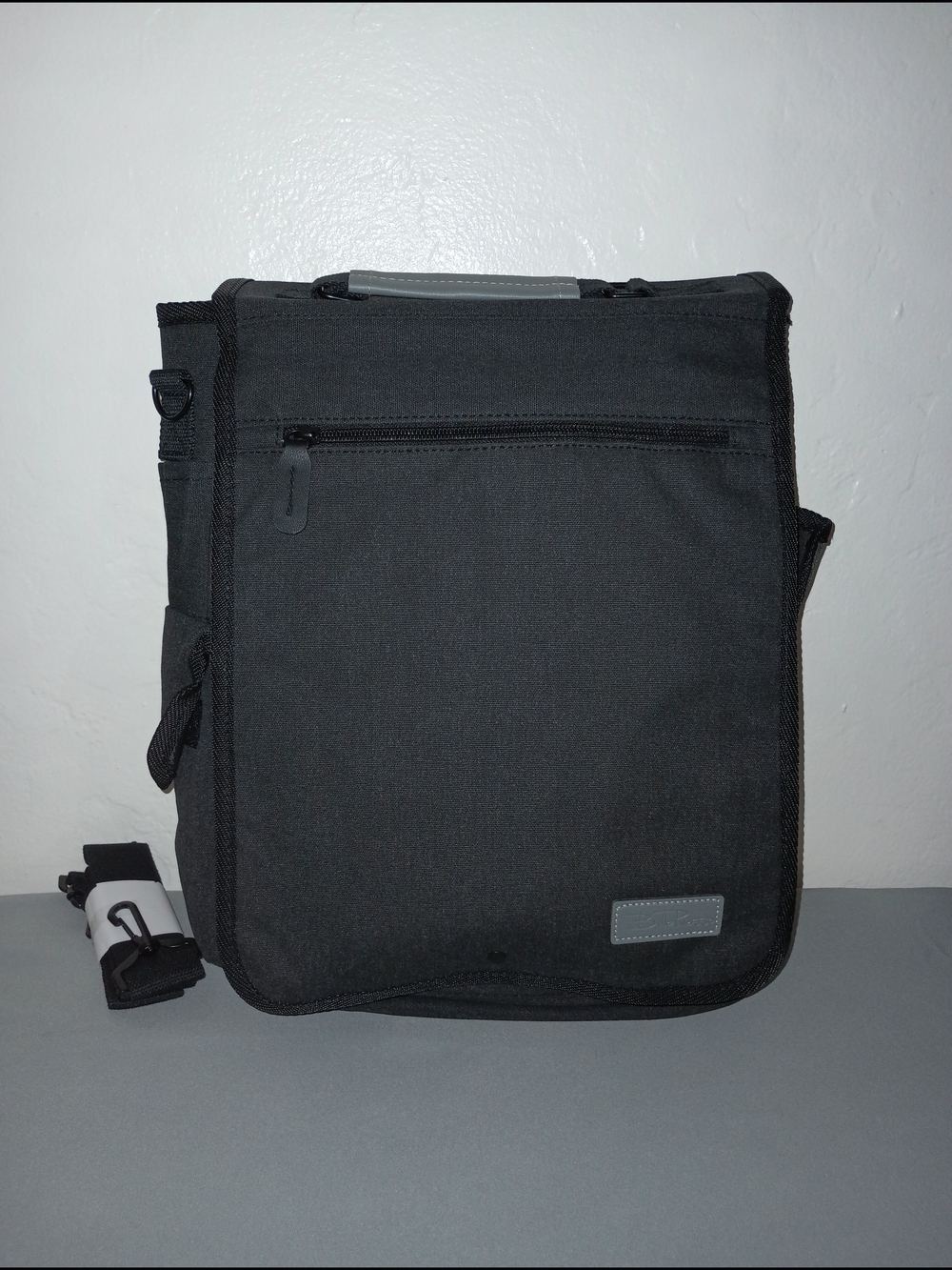 Bella Russo Canvas Messenger Bag
